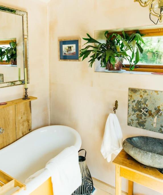 Romantic Country Annex With Views - 10 Min To Bath Cold Ashton Buitenkant foto